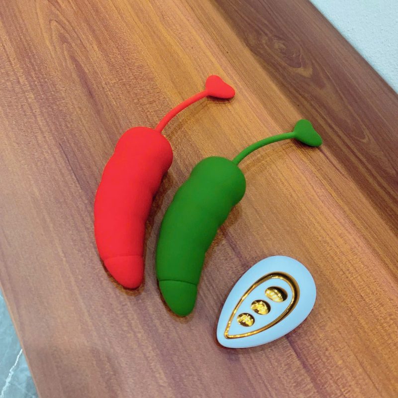 Trứng rung tình yêu hình trái ớt